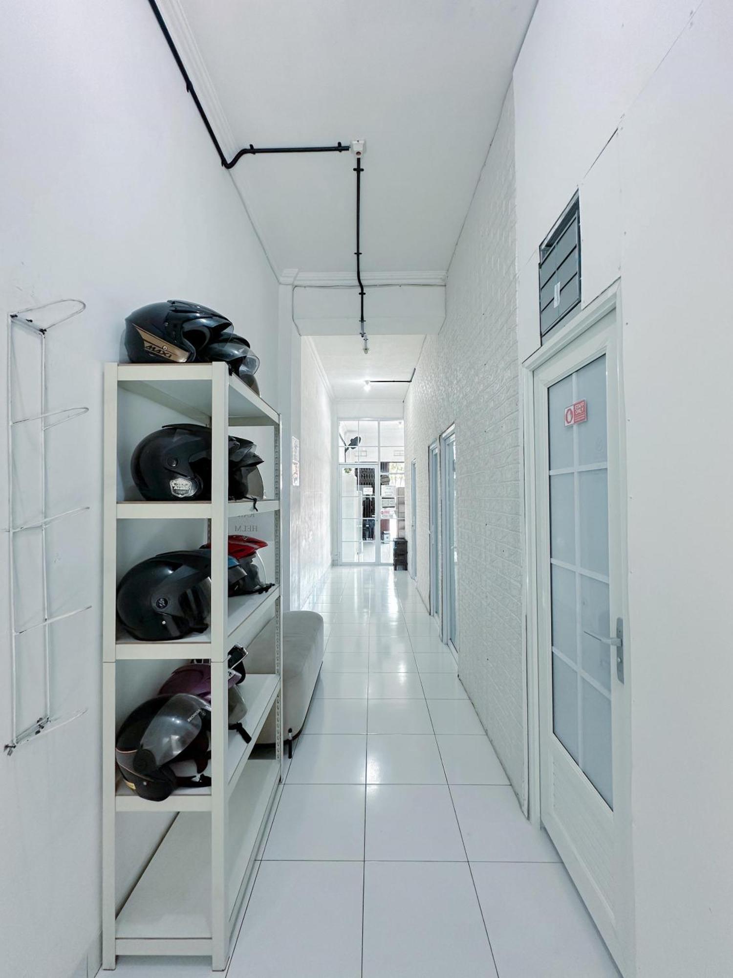 Stay Hub Yogyakarta Bagian luar foto