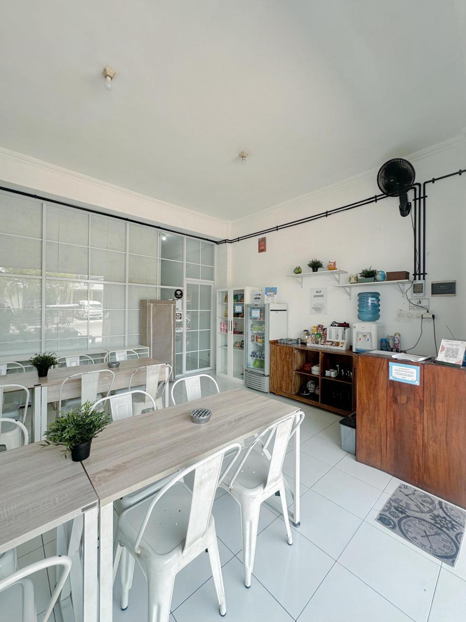 Stay Hub Yogyakarta Bagian luar foto